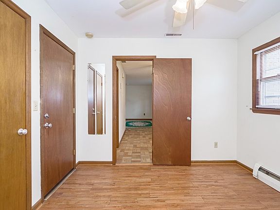 4th image of 801 N McLean St #6