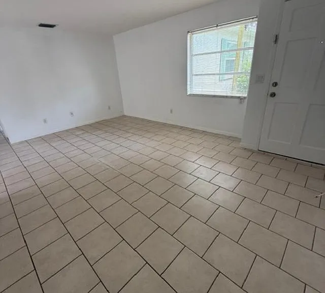 3041 Park Ln #B — Photo 4