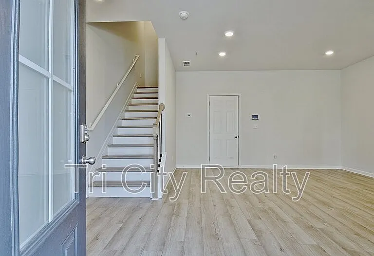250 Cobalt Dr — Photo 4
