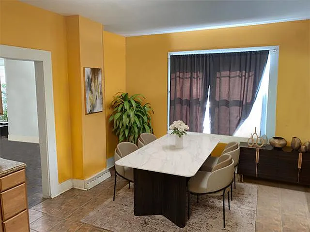 4 bed, 2968 sqft, $1,700 — Photo 2