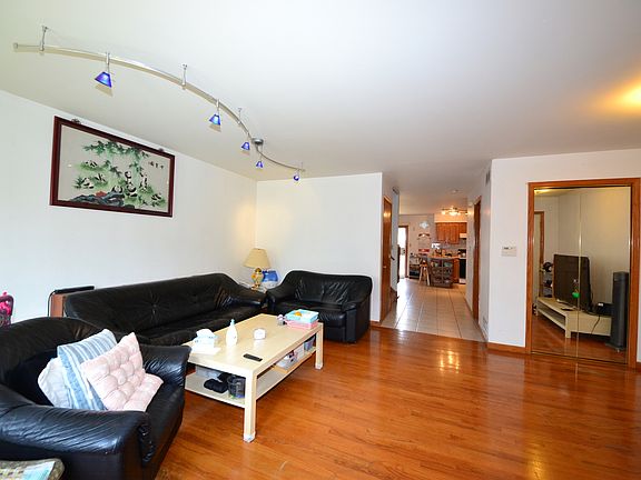 5th image of 2823 S Farrell St