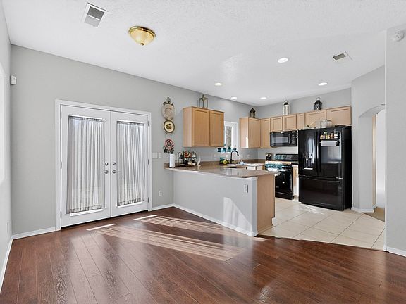 4th image of 32 Sunset Canyon Ln