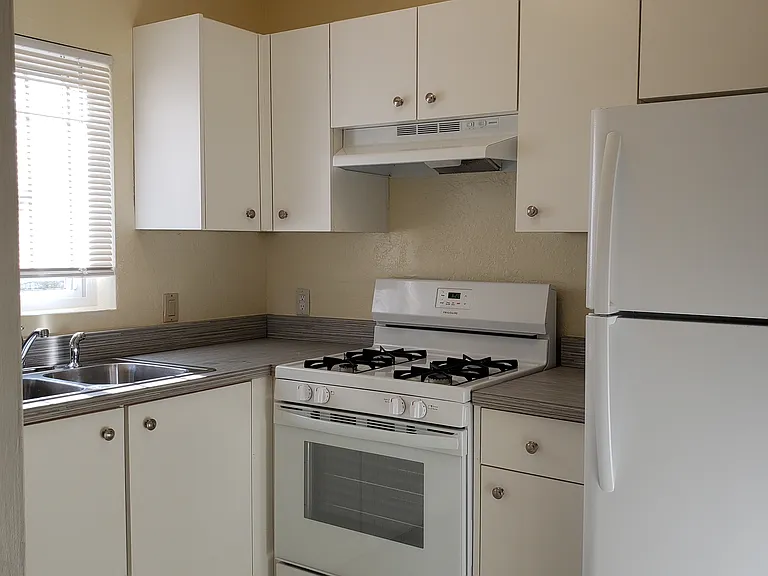 1404 San Carlos Rd SW #1 — Photo 6