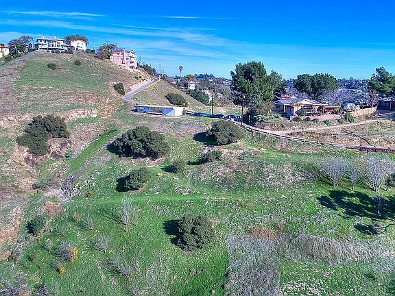 5th image of 3581 Glenalbyn Dr
