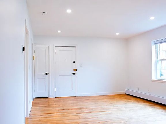 3rd image of 33 Hammond Pond Pkwy APT 2