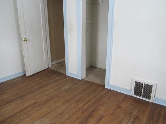 4th image of 26543 Parkview Ave