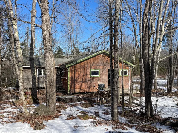154 Meadow Road, Corinth, ME 04427