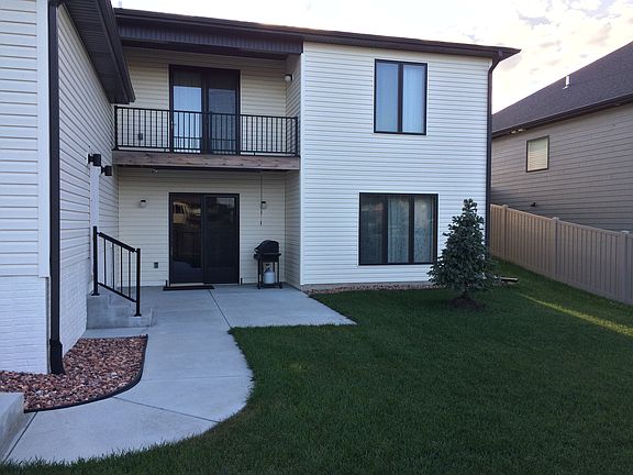 5th image of 2961 Valley Stream Dr