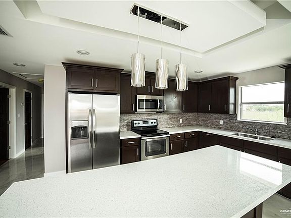 4th image of 3013 S L St #D