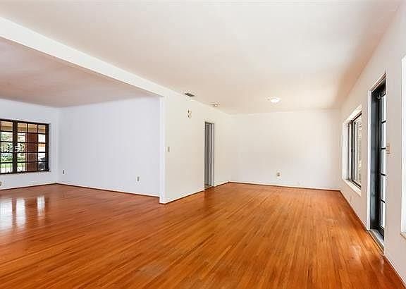 3rd image of 1424 San Benito Ave