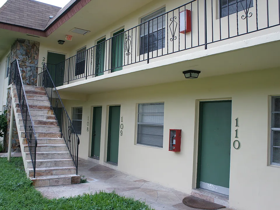 4760 NW 24th Ct #B213