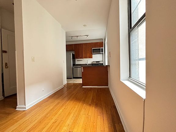 3rd image of 159 Eastern Pkwy APT 4A
