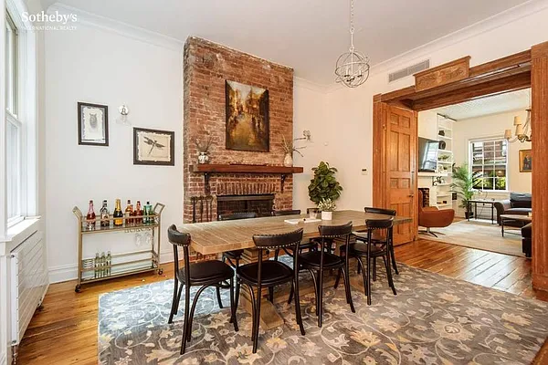 Sold by Sotheby's International Realty | media 1