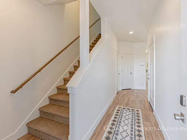 566 Harvester Ave, Sugar City, ID 83448