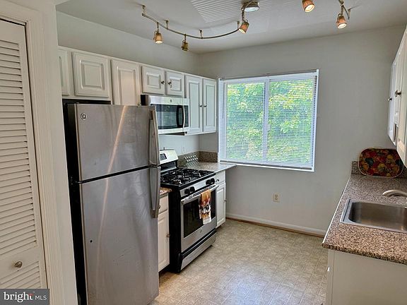 5th image of 4212 Benning Rd NE APT 6