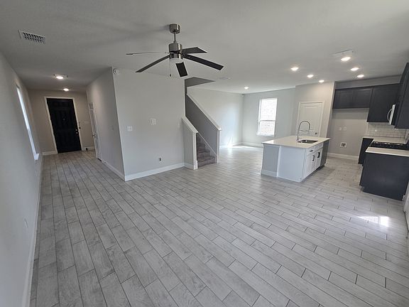 3rd image of 1603 Athena Ln