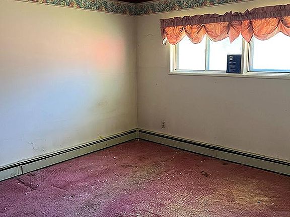 4th image of 28 Mallboro Dr