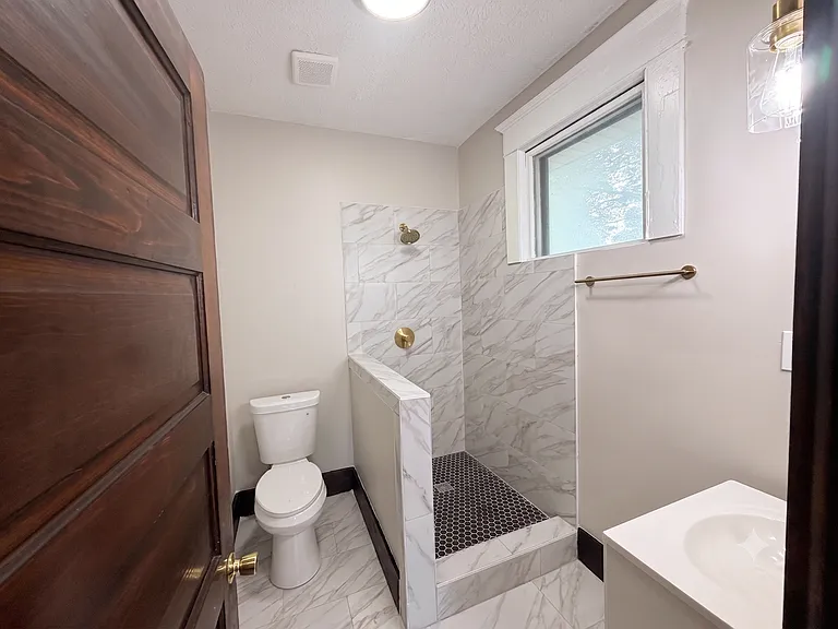 1258 Agnes Pl — Photo 30