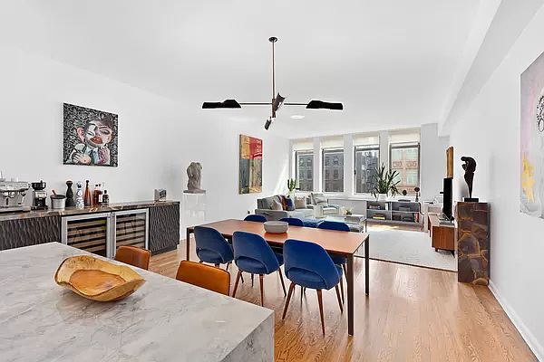 1st image of 252 7th Ave APT 11N