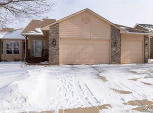 3308 S Fernwood Ave, Sioux Falls, SD 57110
