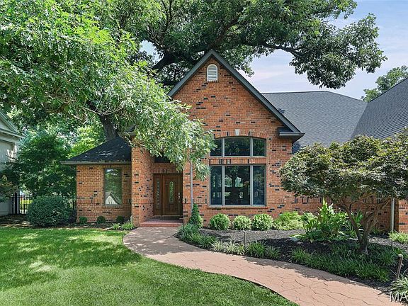 2nd image of 39 Country Club Pl