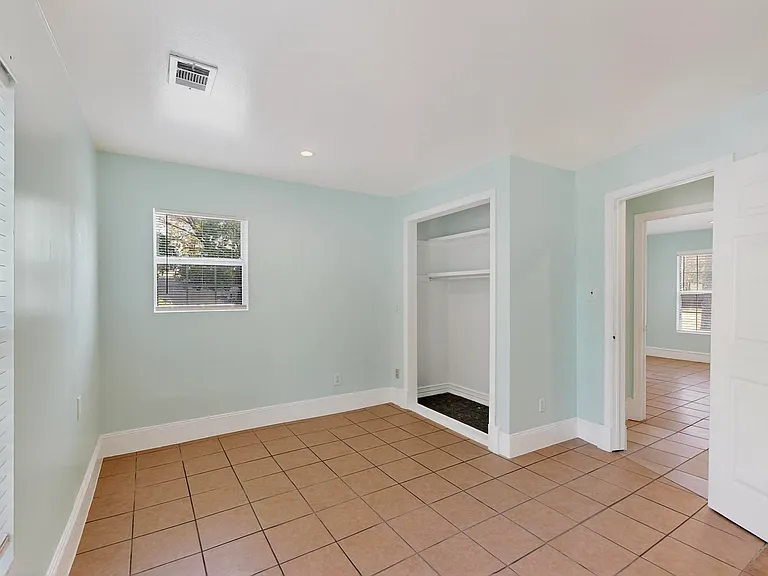 409 Dewitt St — Photo 10