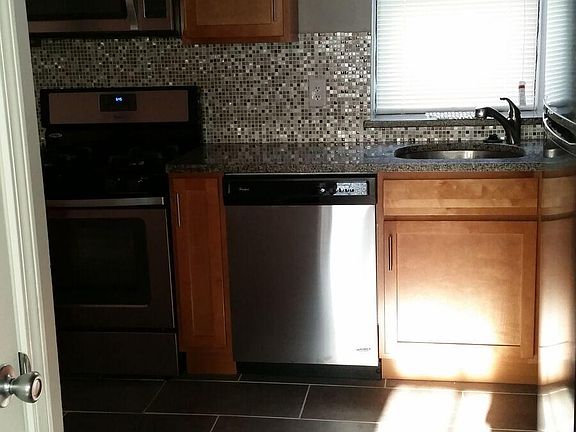 4th image of 5576 Waterman Blvd