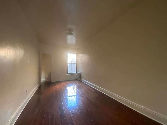 4th image of 433 Lincoln Pl APT 3L