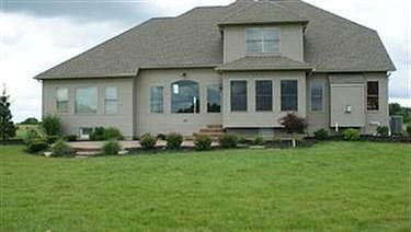 3rd image of 7337 Hunters Glen Ln