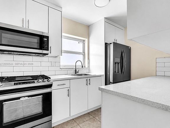 2nd image of 1245 W 24th St APT 219