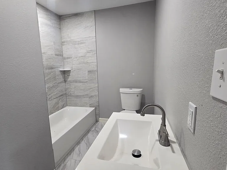8654 Tilgham St — Photo 9