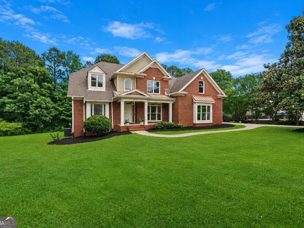 388 Della Walk Ct SW, Lilburn, GA 30047