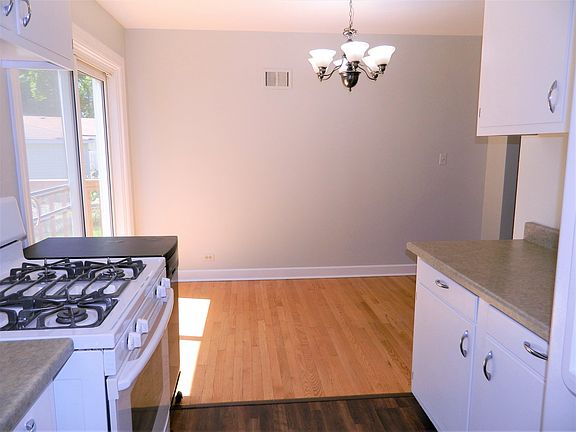 5th image of 515 Crestwood Dr