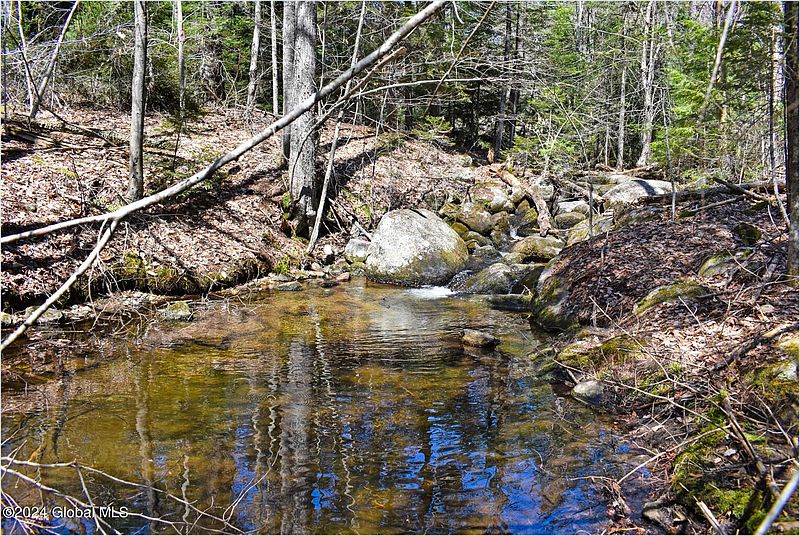 3rd image of 2 Adirondack Heights Road