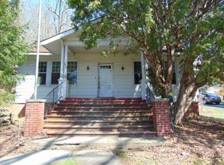 815 Kanawha Ave, Rainelle, WV 25962