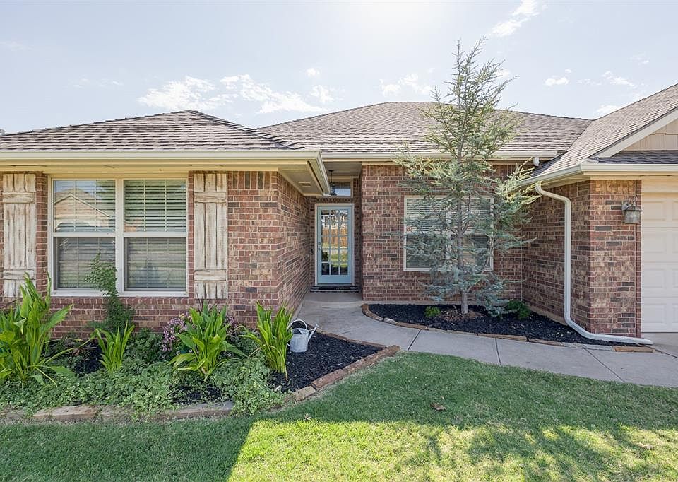 1st image of 19109 Green Springs Dr