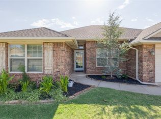 19109 Green Springs Dr, Edmond, OK 73012