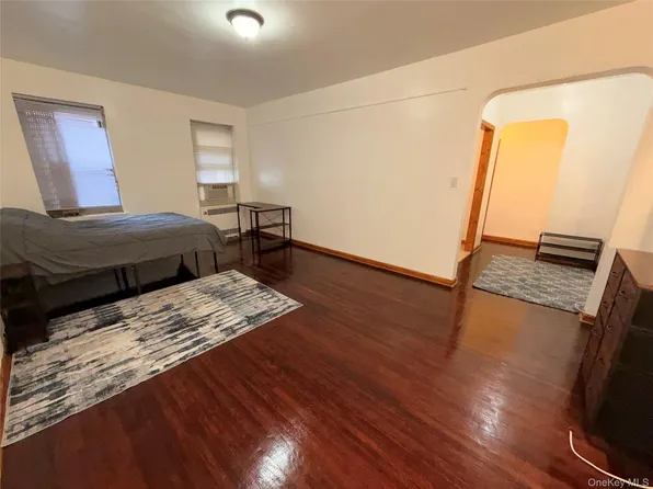 6141 Saunders St APT B27, Rego Park, NY 11374