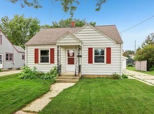 3854 E Birchwood Ave, Cudahy, WI 53110