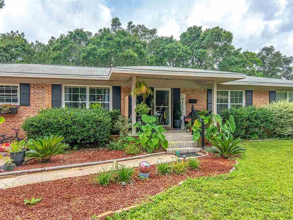 1st image of 2895 Logan Dr