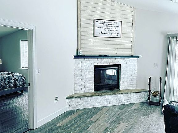 3rd image of 11718 East Ave