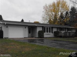 1582 Park Ln, Manistee, MI 49660