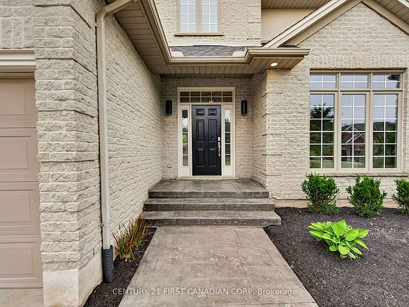 3rd image of 1027 Manchester Rd