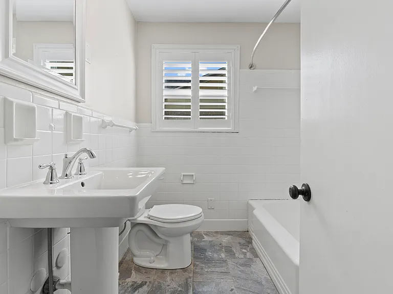 1812 E Avery St — Photo 11