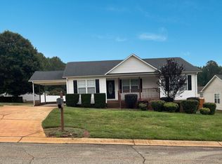 608 Helms Dr, Lowell, NC 28098