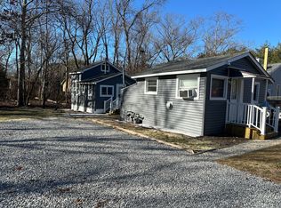 67 Oak Ave, Flanders, NY 11901