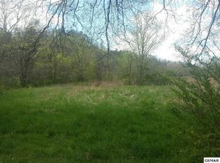 370 Ogle Dr, Pigeon Forge, TN 37863
