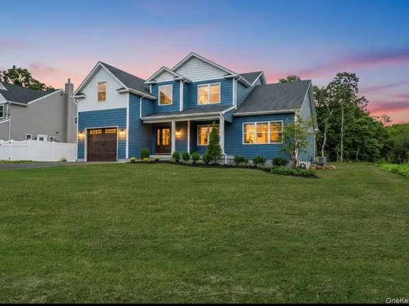 329 Weeks Avenue, Manorville, NY 11949