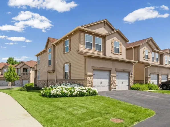 1873 N Crenshaw Cir, Vernon Hills, IL 60061
