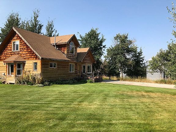 East view, lawn/gardens